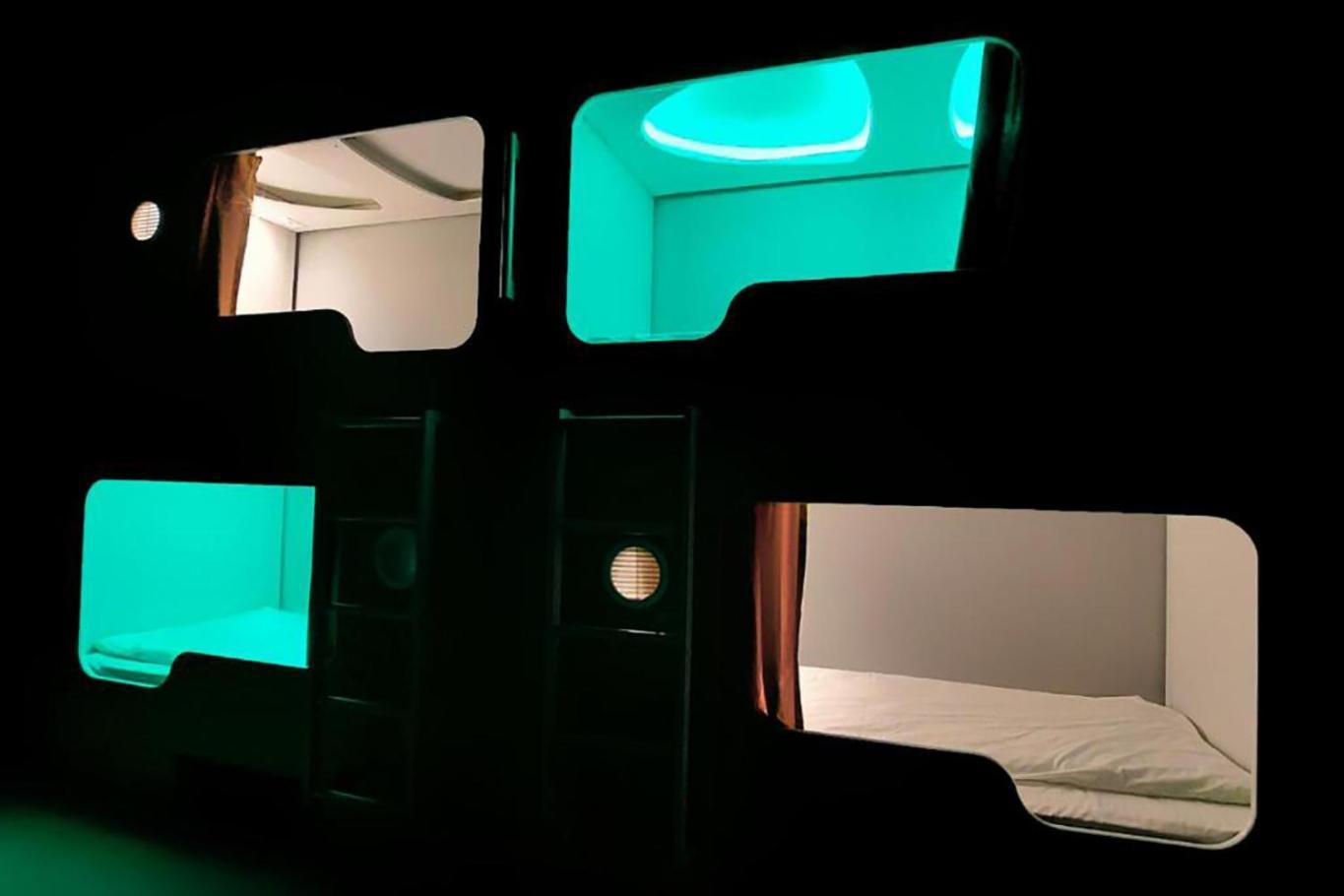 Single Bed 4-Bed Dormitory Room