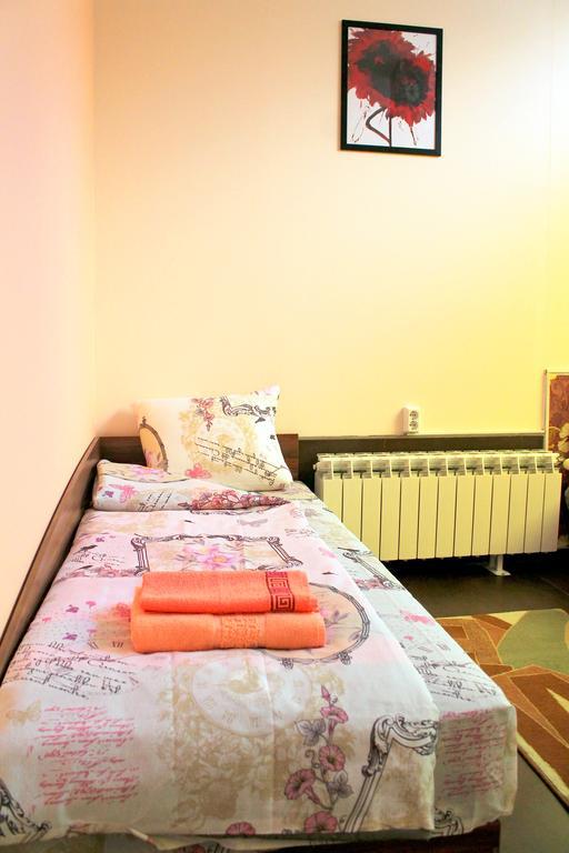 Basic Dreibettzimmer mit Gemeinschaftsbad