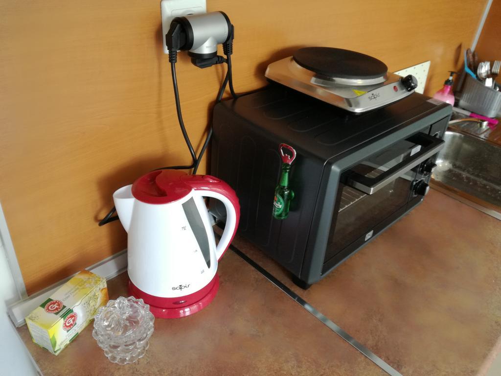 Apartment mit Badezimmer und Küche