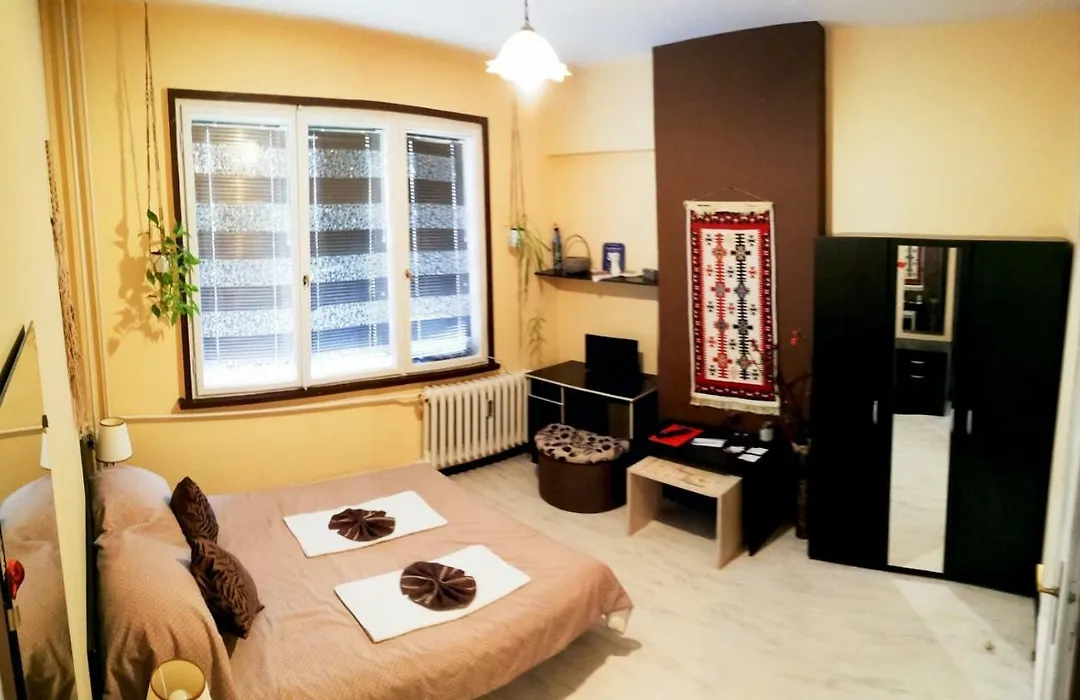 Trakia Bed & Breakfast-1