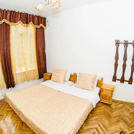 Central Guesthouse Five Corners-3