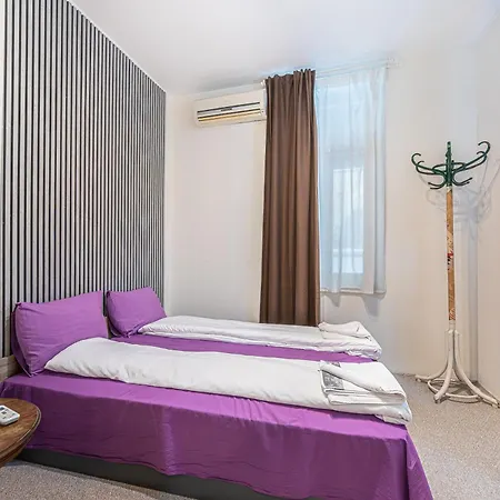 Central House For Up To 20 Guests Entire Place-3
