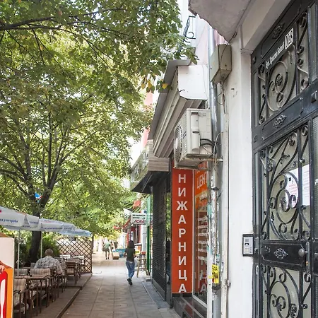 Central Guesthouse Five Corners-2